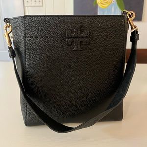 Tory Burch McGraw Bucket Tote, large, used condition